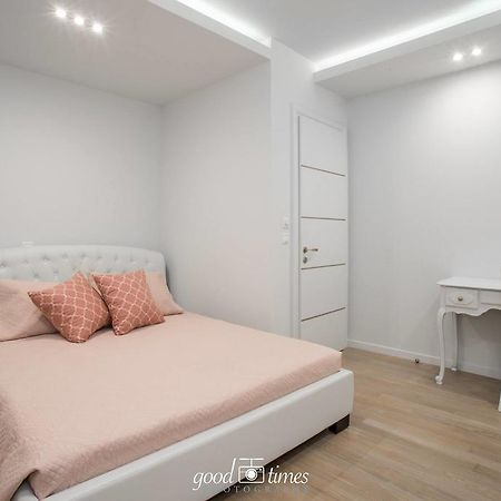 Pineapple Seaside Suite Закинтос Екстериор снимка