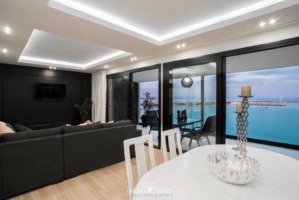 Pineapple Seaside Suite Закинтос Екстериор снимка